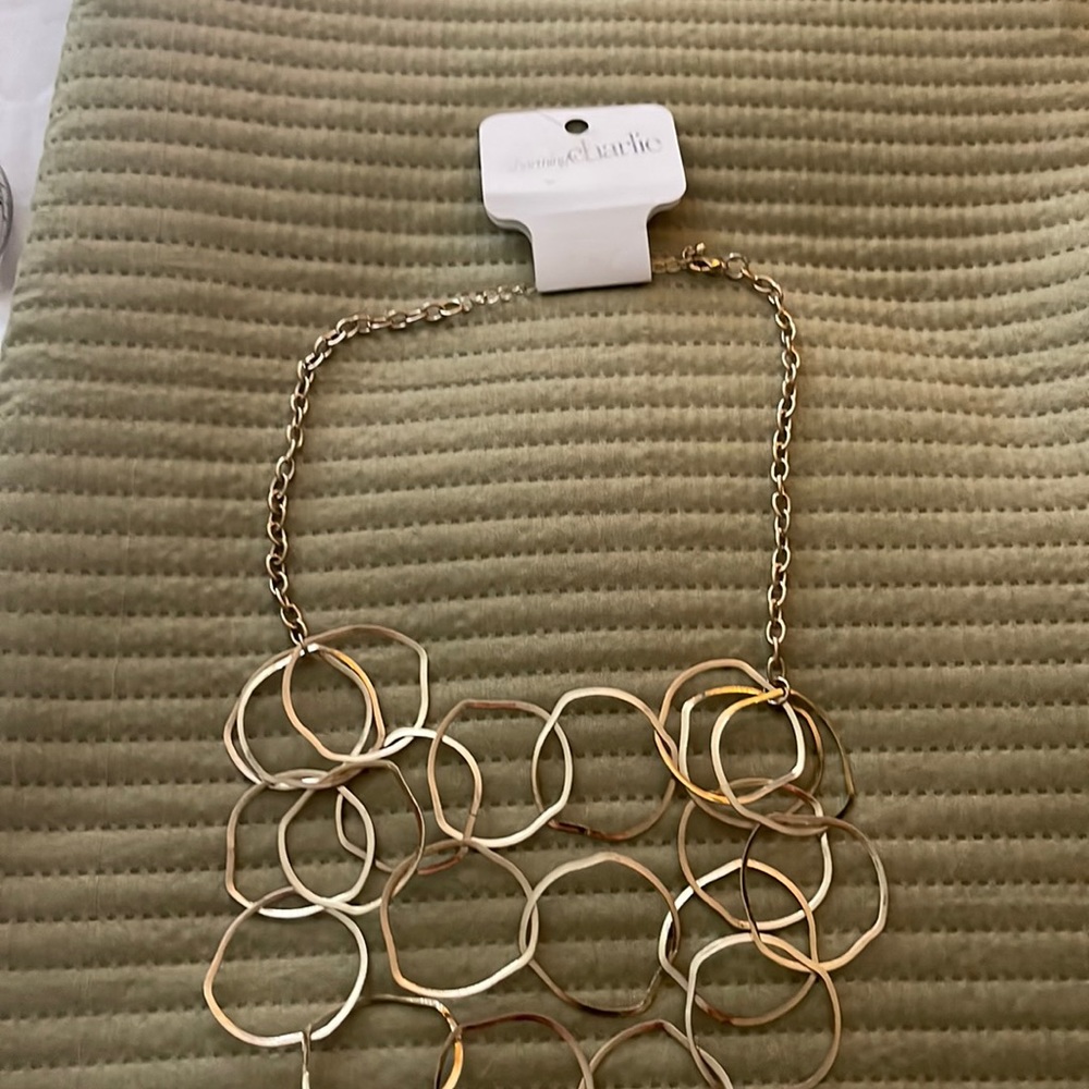Costume necklace gold plated 3 tier Link 10 in new